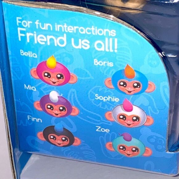 WowWee Fingerlings Interactive Pet Baby Monkey Zoe With Bonus Stand Green NWT - Picture 6 of 8